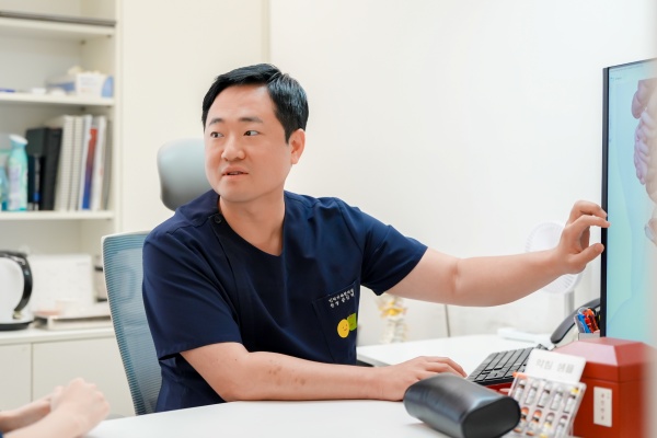 a690d64b918ad789361e0dcb01bedf18_1790556177_7761.jpg 추석과식소화불량으로 내원하신 분의 진료