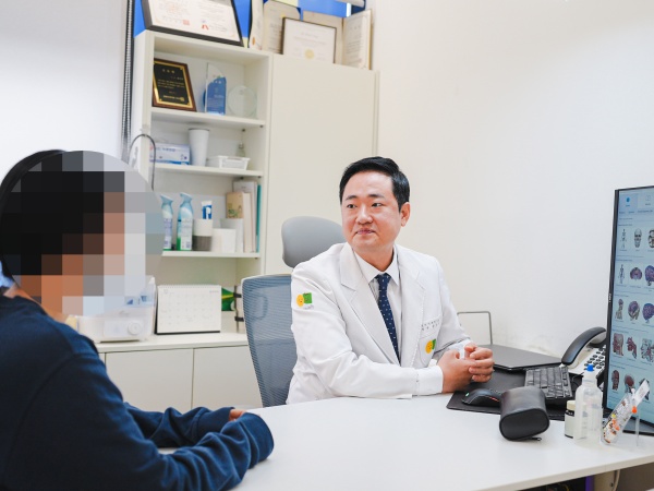 c5f2e1bcf69e4bc15af5f0f38a27df21_1790818838_3846.jpg 초경 후 키성장 검사로 내원하신 분의 진료